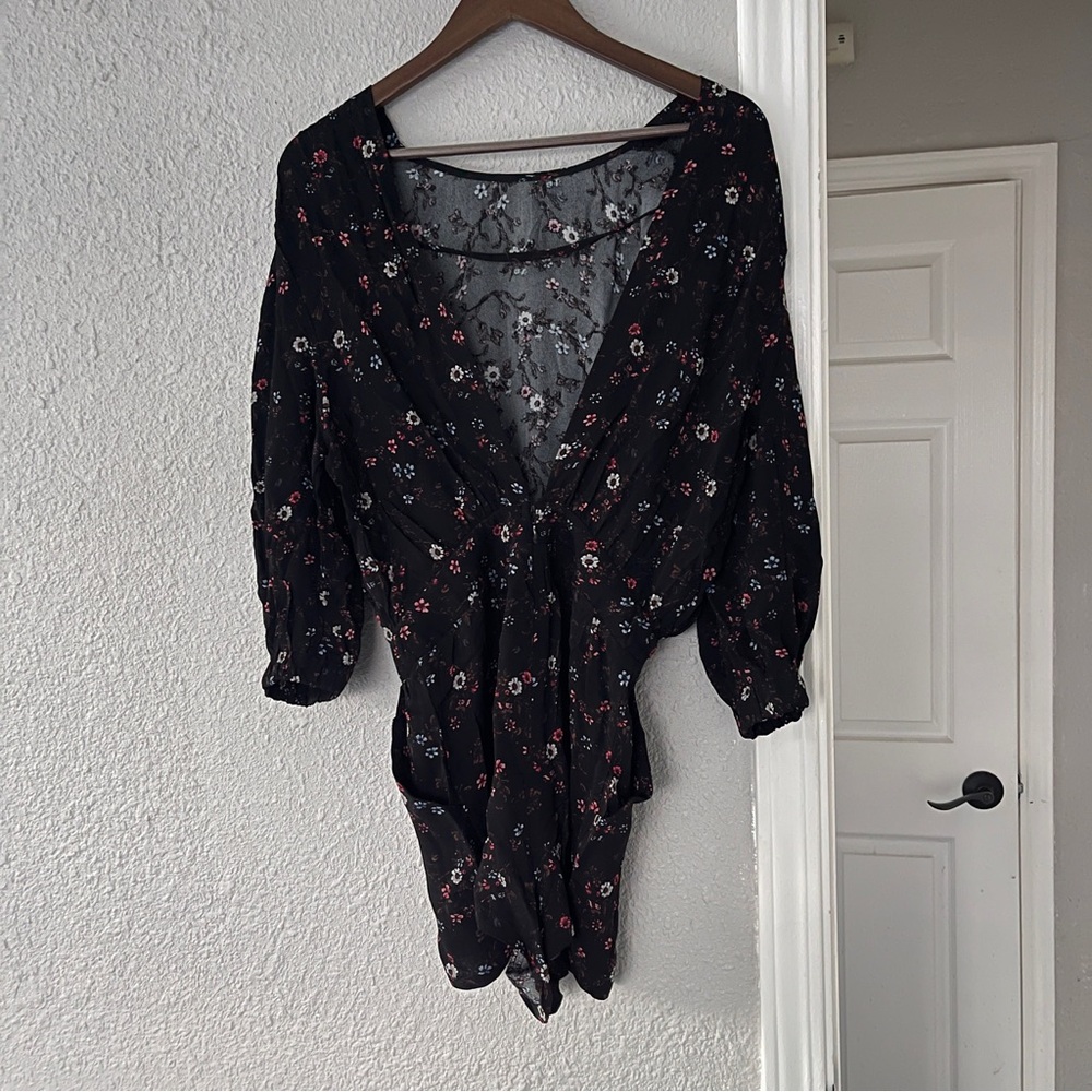 Olivaceous women’s floral romper black S NWT - Picture 5 of 6